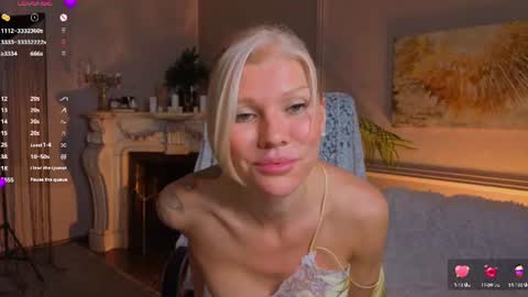 lindsi_luvviv online show from June 23, 4:49 pm