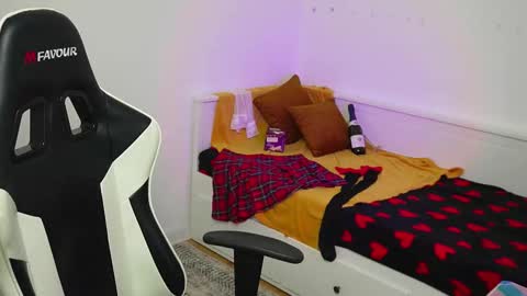 Tina online show from February 28, 7:02 pm