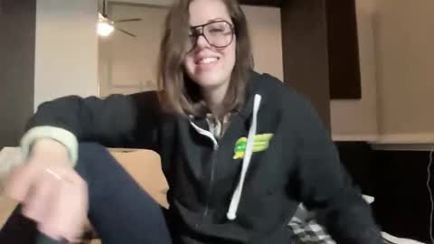 linusloves online show from February 15, 9:58 pm