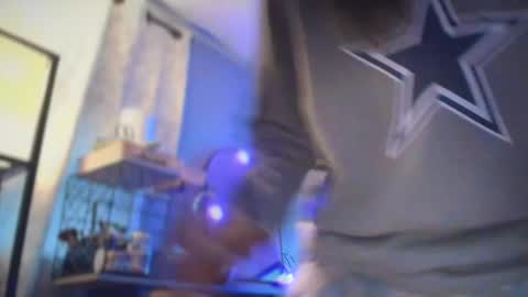 linuxgirlsudosu online show from January 18, 3:38 pm