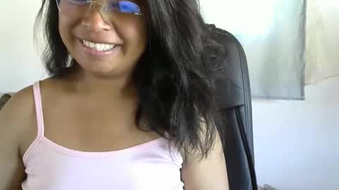 liora online show from May 3, 10:51 am