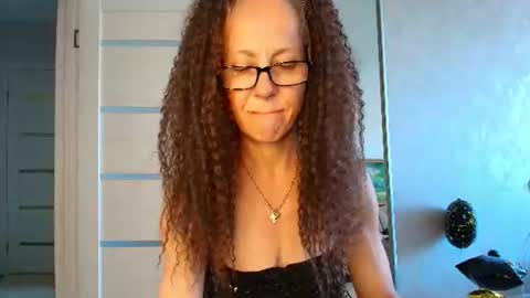 Liora Weiss online show from June 13, 12:24 pm