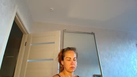 Liora Weiss online show from June 20, 2:42 pm