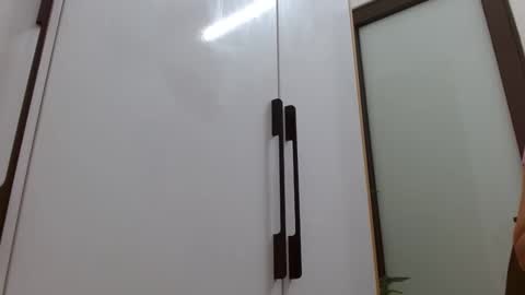 lisa_1011 online show from March 9, 8:28 am