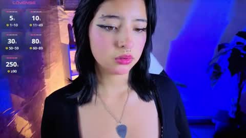 lisa dolly nyx online show from June 19, 9:35 am