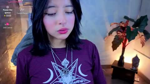 lisa dolly nyx online show from June 11, 4:42 am