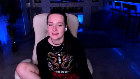 Snapshot of lisa_elfy chatting on January 27, 4:43 pm lisa_elfy online show from January 27, 4:43 pm