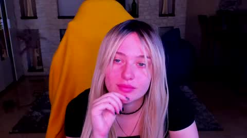 Snapshot of lisa_elfy chatting on February 10, 4:14 pm lisa_elfy online show from February 10, 4:14 pm
