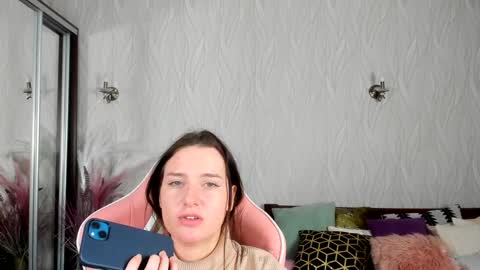 Snapshot of lisa_elfy chatting on January 6, 10:05 pm lisa_elfy online show from January 6, 10:05 pm