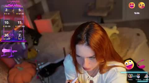 Snapshot of lisa_elfy chatting on October 9, 8:57 pm lisa_elfy online show from October 9, 8:57 pm