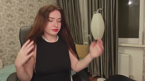 Snapshot of lisa_elfy chatting on December 31, 7:40 pm lisa_elfy online show from December 31, 7:40 pm