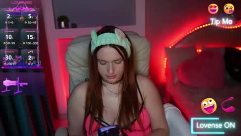 Snapshot of lisa_elfy chatting on October 2, 6:24 pm lisa_elfy online show from October 2, 6:24 pm