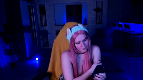 Snapshot of lisa_elfy chatting on February 13, 8:13 pm lisa_elfy online show from February 13, 8:13 pm