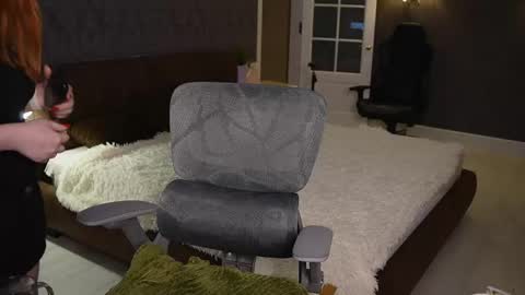 lisa_elfy online show from June 7, 4:25 pm