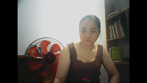 lisa_hanw online show from May 1, 1:31 am