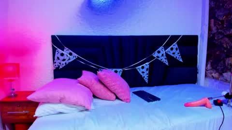 lisa white  online show from June 15, 2:34 am