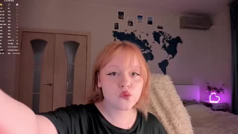 -Lisa- Help me to reach 100 thumbs up3 online show from March 9, 5:39 pm