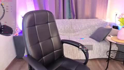 Snapshot of lisetmonro_ chatting on September 23, 2:37 pm Hellomy name is Liset online show from September 23, 2:37 pm