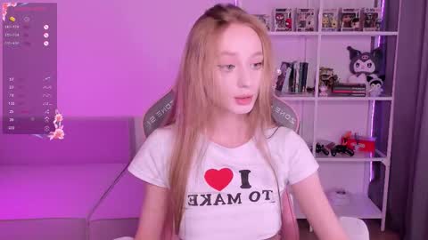 Snapshot of lissa__fox chatting on September 14, 1:42 pm lissa online show from September 14, 1:42 pm