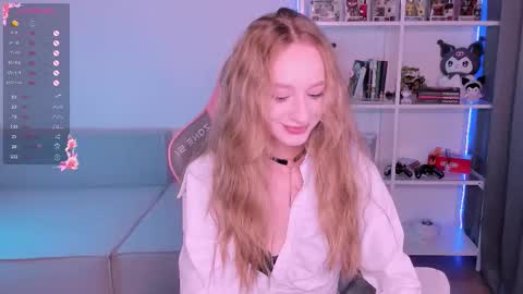Snapshot of lissa__fox chatting on September 13, 1:41 pm lissa online show from September 13, 1:41 pm