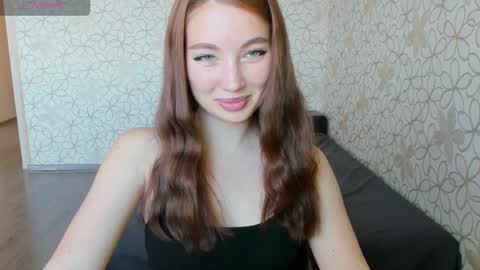 Snapshot of lissa_cristal_ chatting on October 14, 7:11 am lissa_cristal_ online show from October 14, 7:11 am