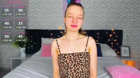 Snapshot of lissa_kitsune chatting on January 4, 8:39 am Lissa online show from January 4, 8:39 am