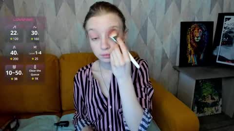 Snapshot of lissa_kitsune chatting on February 21, 7:01 am Lissa online show from February 21, 7:01 am
