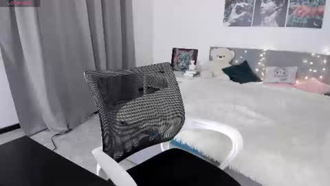 lissameoww online show from August 4, 1:33 am