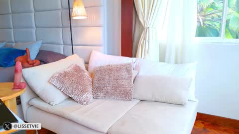 Lisseth Long  online show from November 4, 9:31 pm