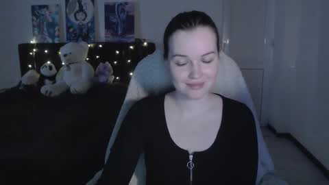 little__flowers online show from October 25, 8:44 am