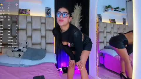 Sophie ---- connected from 1400 to 2100 Colombia time online show from August 1, 8:55 pm