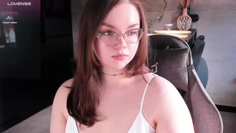 Snapshot of little_bambii_ chatting on February 22, 12:19 pm Eva online show from February 22, 12:19 pm