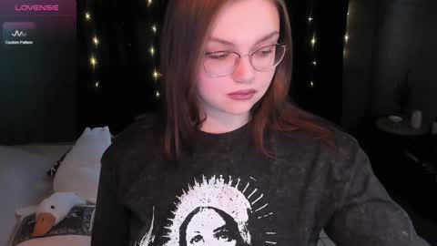 Snapshot of little_bambii_ chatting on December 20, 10:27 am Eva online show from December 20, 10:27 am