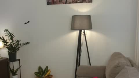 Snapshot of little_nicole_ chatting on October 17, 1:47 pm Nicole online show from October 17, 1:47 pm