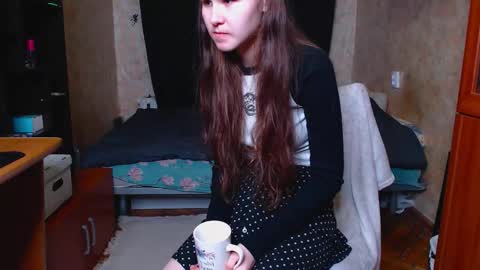 Snapshot of little_owlx chatting on September 21, 7:56 pm Alice.. online show from September 21, 7:56 pm