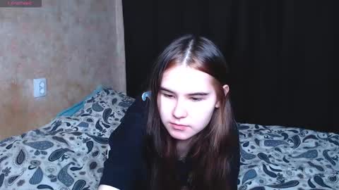 Snapshot of little_owlx chatting on October 5, 3:28 pm Alice.. online show from October 5, 3:28 pm
