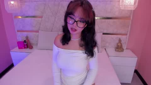 Im your little Velinda  online show from May 2, 9:40 pm