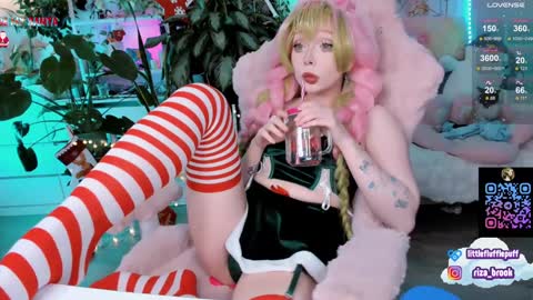 Riza Riri Puff  online show from December 25, 11:20 pm