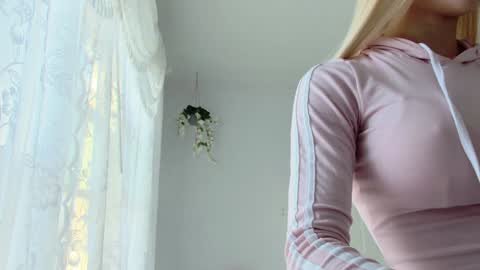 Snapshot of littlegreekflower chatting on March 9, 1:15 pm Audra A online show from March 9, 1:15 pm