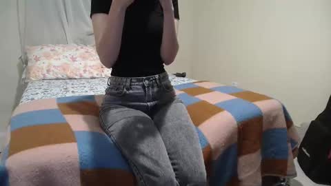 Snapshot of littlejinxxx chatting on October 14, 10:34 pm littlejinxxx online show from October 14, 10:34 pm