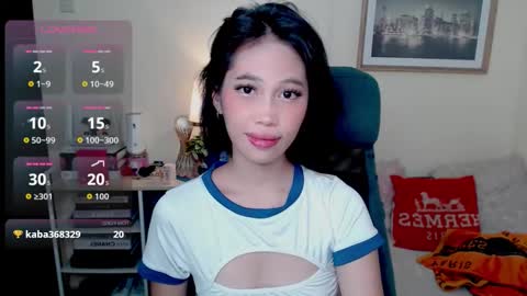 Snapshot of littlekitten_avie chatting on October 7, 5:06 pm Avie online show from October 7, 5:06 pm