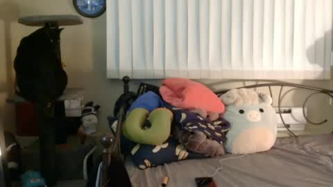 littleleo96 online show from July 19, 6:15 am