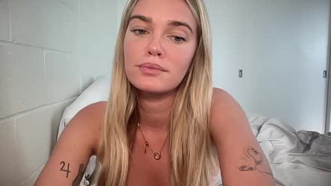 Snapshot of littlemaryjane19 chatting on February 14, 2:07 am Marciabrady online show from February 14, 2:07 am