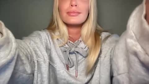 Snapshot of littlemaryjane19 chatting on January 10, 10:04 pm Marciabrady online show from January 10, 10:04 pm