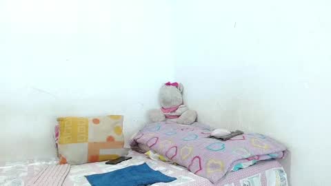 Snapshot of littlemia_777 chatting on December 25, 10:59 pm Mia online show from December 25, 10:59 pm