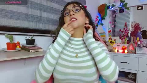 Snapshot of littlerouse_ chatting on January 25, 2:04 am Ruby Rouse online show from January 25, 2:04 am