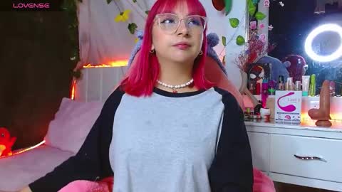Snapshot of littlerouse_ chatting on October 21, 2:37 am Ruby Rouse online show from October 21, 2:37 am
