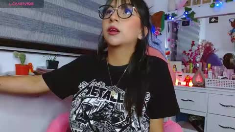 Snapshot of littlerouse_ chatting on January 23, 2:02 am Ruby Rouse online show from January 23, 2:02 am