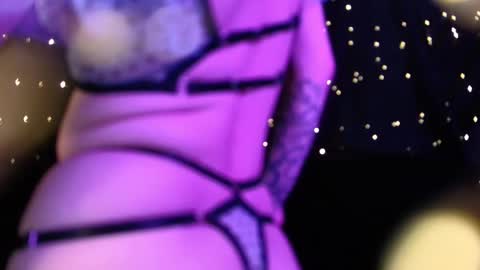 Niki  free tg channel with some photos gifs and info about streams  online show from October 26, 8:15 pm