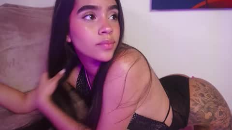 littletammy_ online show from November 13, 2:49 pm